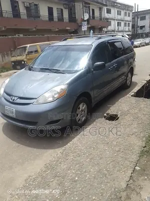 Toyota Sienna 2006 Blue