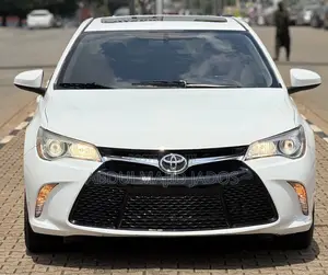 Toyota Camry 2017 White