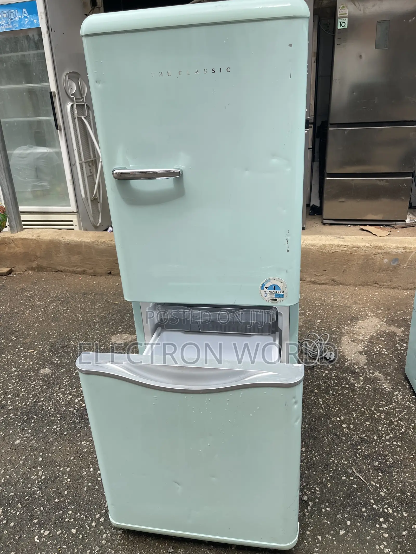 The CLASSIC Retro Refrigerator