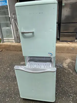 The CLASSIC Retro Refrigerator