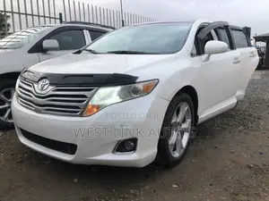 Toyota Venza XLE 2010 White