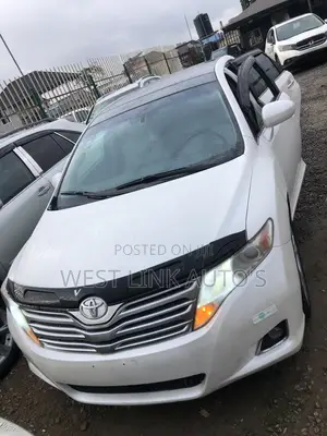 Toyota Venza XLE 2010 White