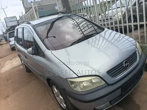 Opel Zafira Snowtrekker 2000 Blue