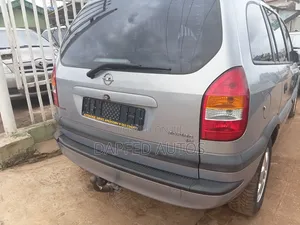Opel Zafira Snowtrekker 2000 Blue