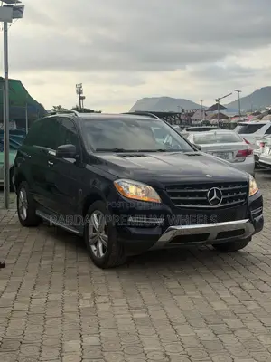 Mercedes-Benz M Class ML350 4dr SUV (3.5L 6cyl 7A) 2015 Blue