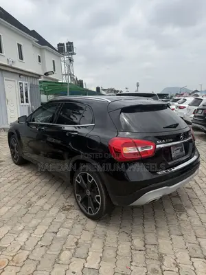 Mercedes-Benz GLA 250 2016 Black