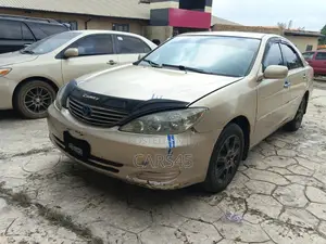 Toyota Camry 2006 Gold