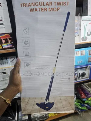360° Rotatable Adjustable Triangular Self-Squeeze Cleaning Mop
