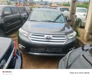 Toyota Highlander 2013 Gray