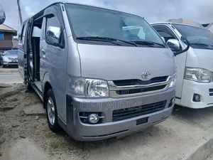 Toyota HiAce 2010 Silver