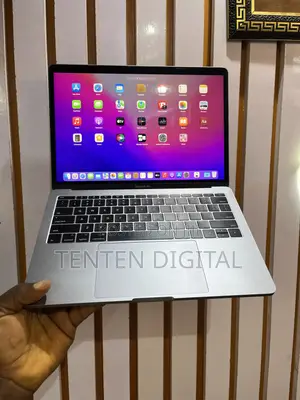 Laptop Apple MacBook Pro 2017 8GB Intel Core i5 SSD 512GB