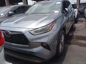 Toyota Highlander Platinum 2022 Blue