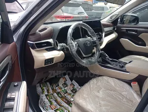 Toyota Highlander Platinum 2022 Blue