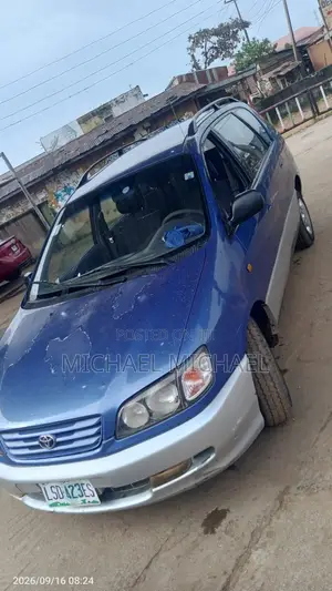 Toyota Picnic 2.0 FWD 2003 Blue