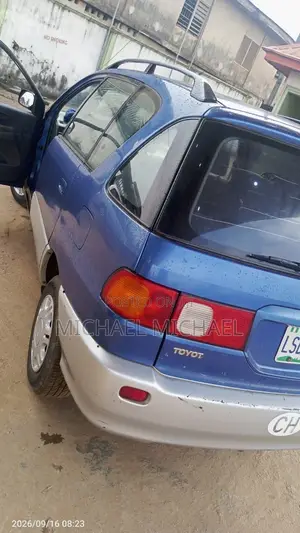 Toyota Picnic 2.0 FWD 2003 Blue