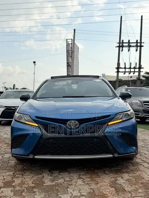 Toyota Camry 2018 Blue