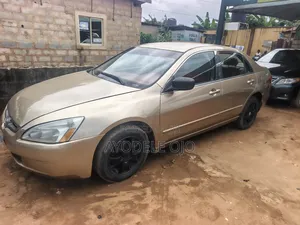 Honda Accord 2004 Gold