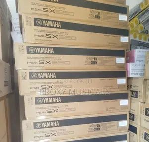 Yamaha PSR-SX620 Professional Keyboard