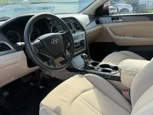 Hyundai Sonata SE 4dr Sedan (2.4L 4cyl 6A) 2015 Red