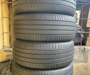 235/45 R18 Michelin Tire*