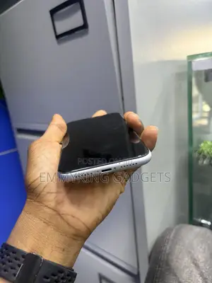 Apple iPhone XR 256 GB White