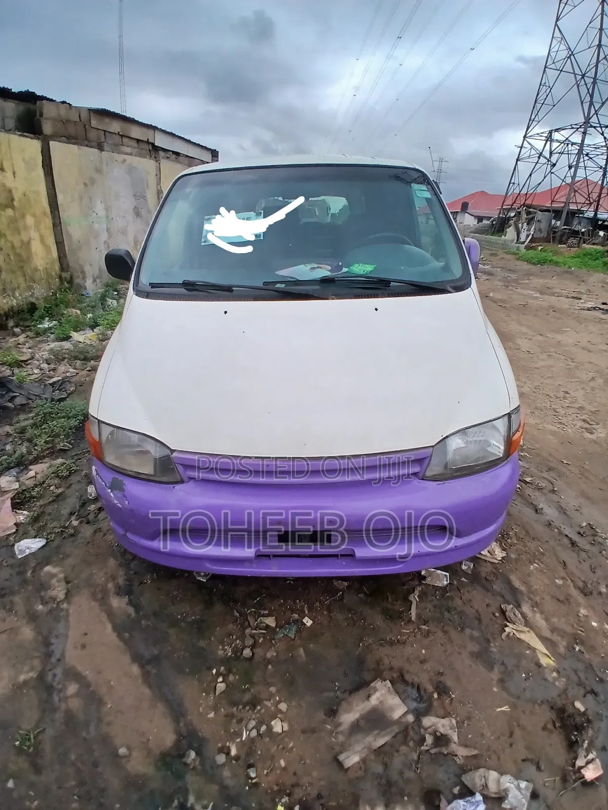 Toyota HiAce 2002 White
