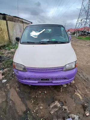 Toyota HiAce 2002 White