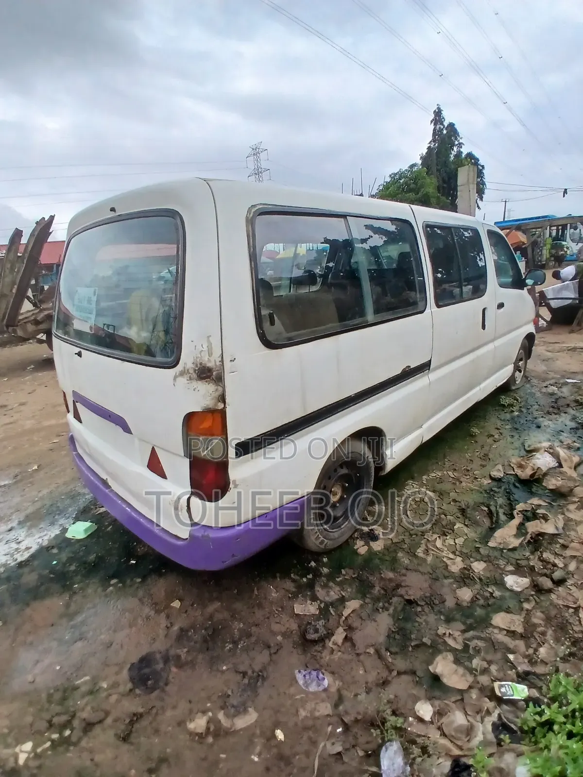 Toyota HiAce 2002 White
