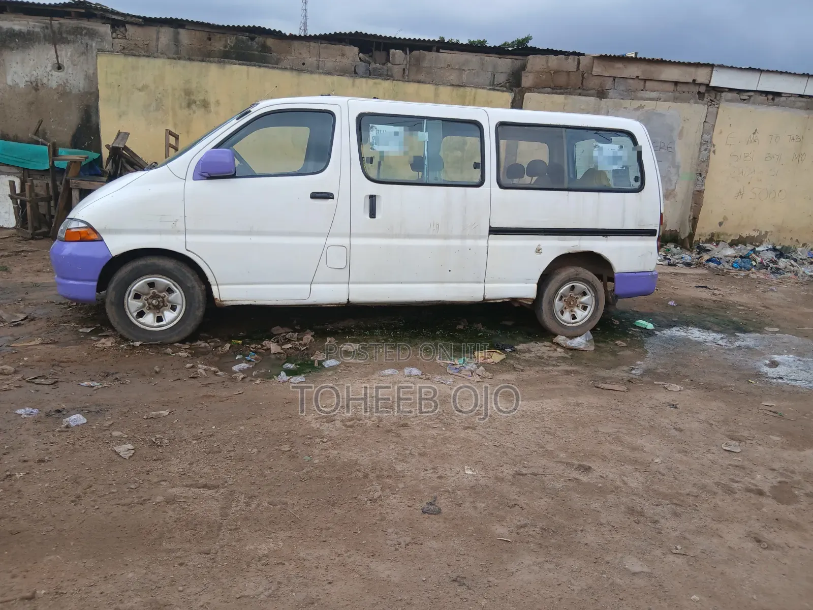Toyota HiAce 2002 White
