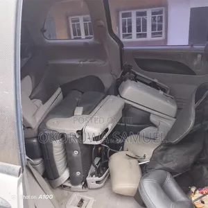 Mazda MPV 2000 Silver