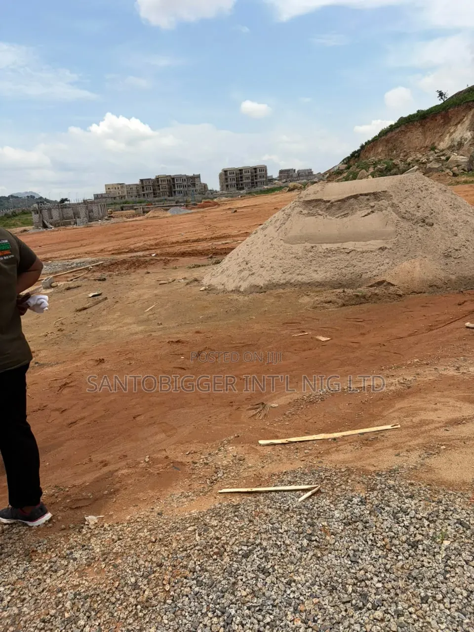 4 Bedrooms Fully Detached Duplex