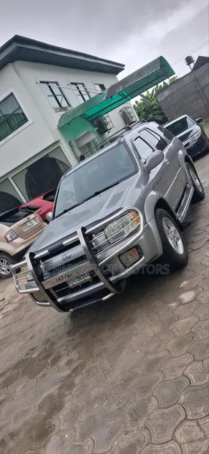 Infiniti QX4 2002 Silver