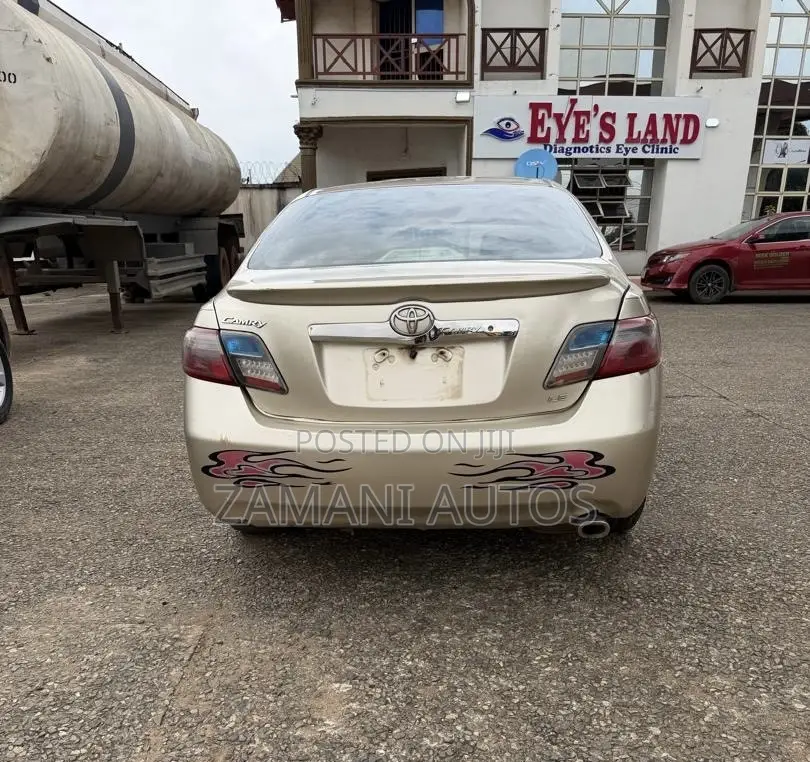 Toyota Camry 2009 Gold