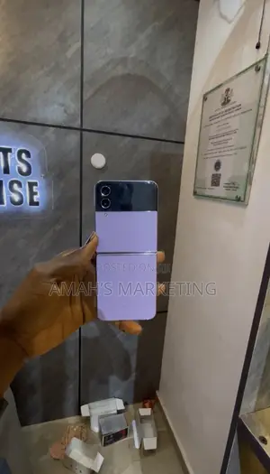 New Samsung Galaxy Z Flip 3 128 GB Purple