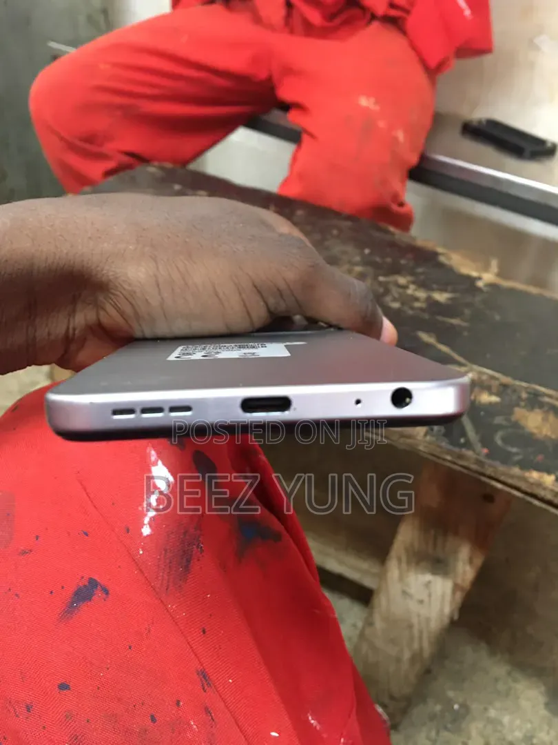 New Tecno Spark 40 128 GB Gray