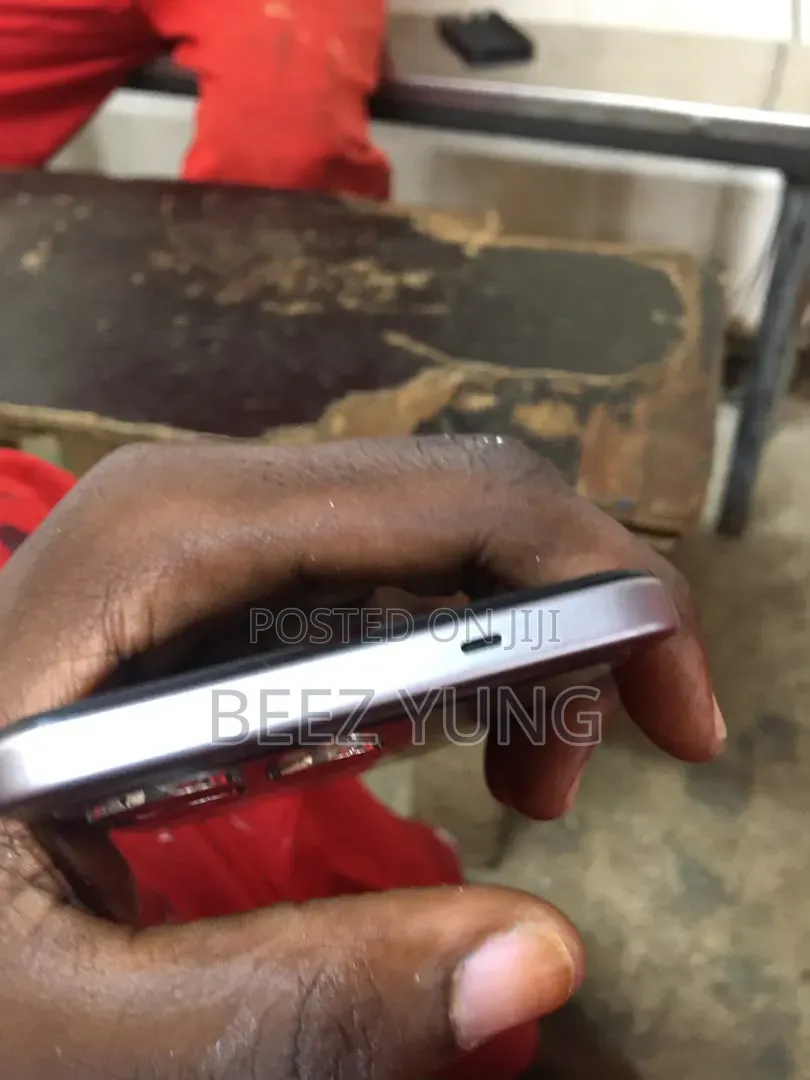 New Tecno Spark 40 128 GB Gray