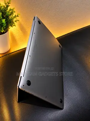 Laptop Apple MacBook Air 2020 16GB Intel Core i3 SSD 512GB