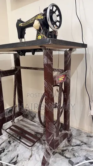 Sewing Machine With Full Authomatic Kit. Brand New