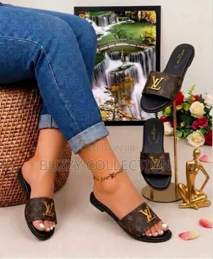 High Quality Luxury Louis Vuitton Flat Slippers