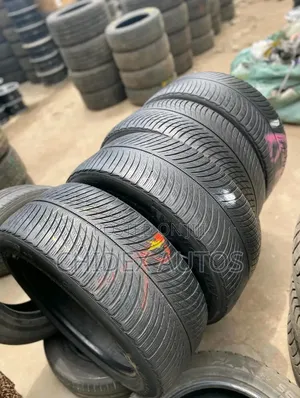 255/45 R20 First Grade Tokunbo Tyer*,