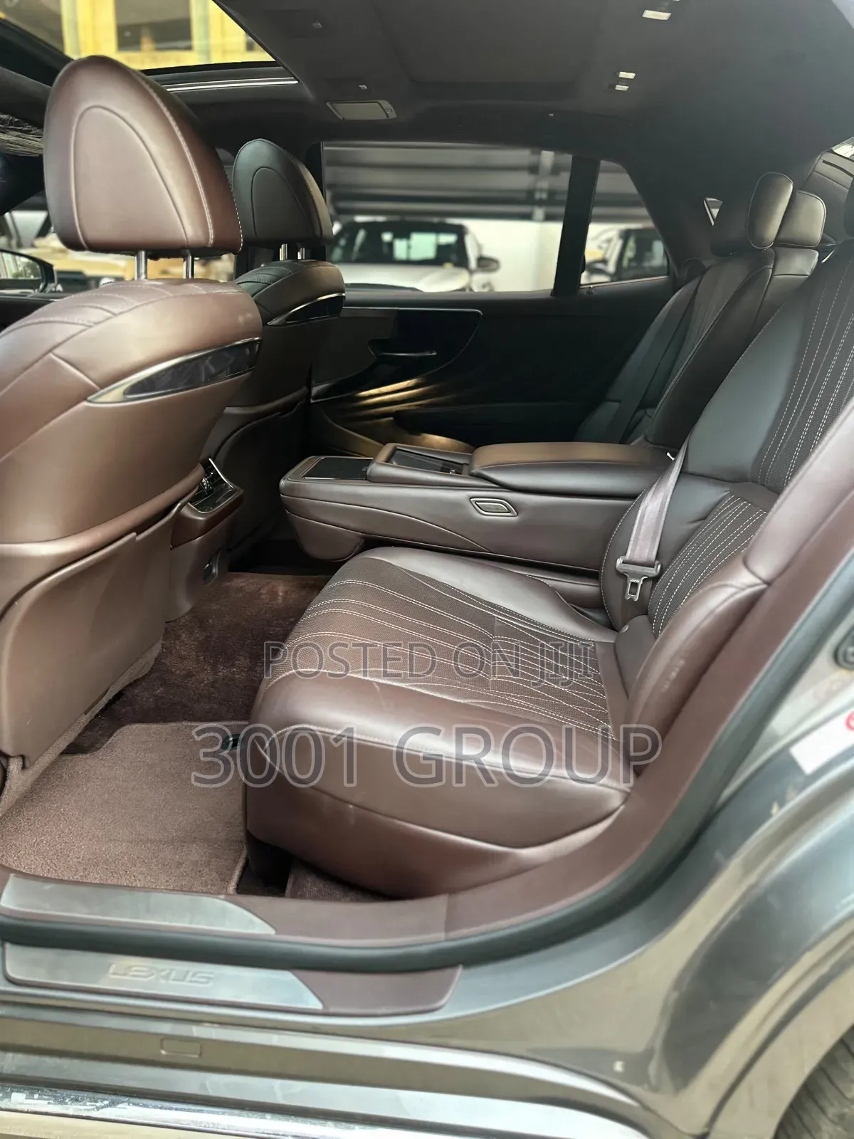 Lexus LS 2020 Brown