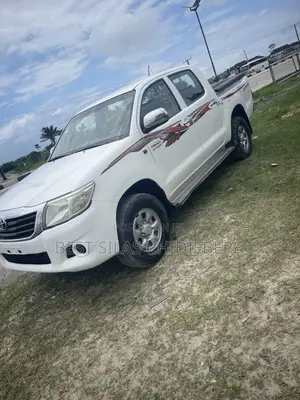 Toyota Hilux 2012 White