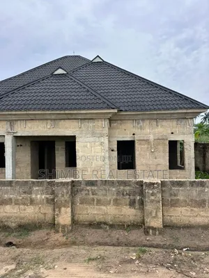 4bdrm Bungalow in Uyo for sale