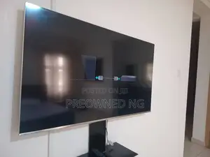 Samsung 55 inchs Ultra HD HDR Smart TV