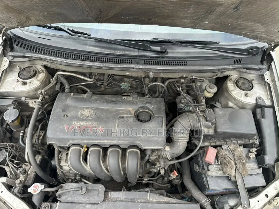 Toyota Corolla LE 2005 Silver