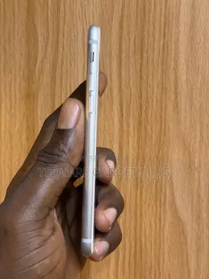 Apple iPhone 7 32 GB Silver