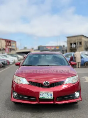 Toyota Camry SE 4dr Sedan (2.5L 4cyl 6A) 2013 Red
