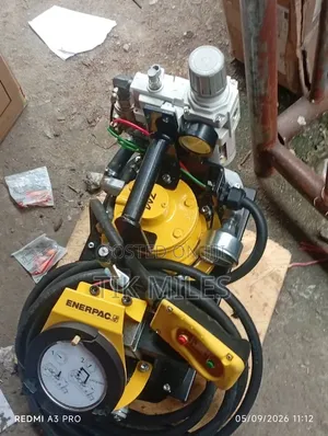 ENERPAC Pneumatic / Air-Driven Hydraulic Torque Wrench Pump + Torque