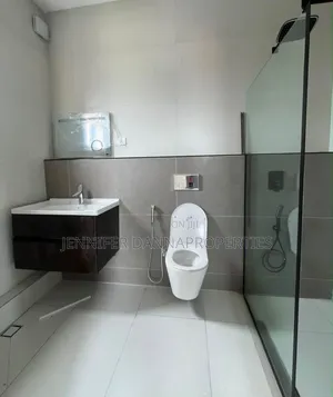 5bdrm Duplex in Lekki Phase 2 for sale