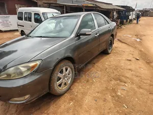 Toyota Camry 2004 Gray